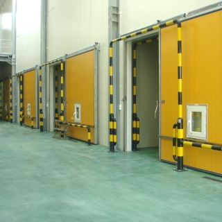 ZPHU ŻELAZO - polnischer Hersteller von Kühltüren, Tiefkühl-Türen, Gasdichte Türen;
