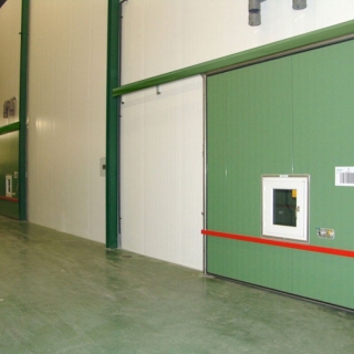 ZPHU ŻELAZO - polnischer Hersteller von Kühltüren, Tiefkühl-Türen, Gasdichte Türen;