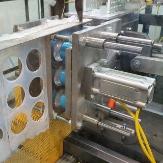 EL-TERM - Herstellung von Bällen für Trockenpools, Maschinen und Geräten für Kunststoffverarbeitung - polnische Firma
