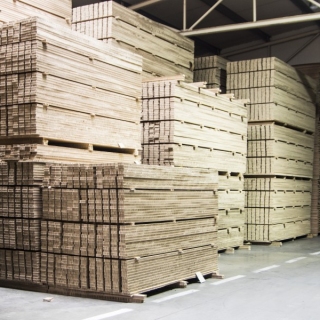 HMP - leichte Verpackungssysteme: Paletten, Kisten, Winkel, Abstandhalter, Transportverpackungen - polnische Firma