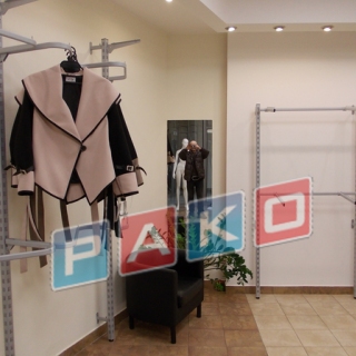 PAKO - Ausstattung von Bekleidungsgeschäften - Schaufensterpuppen, Torsos, Stander - polnische Firma